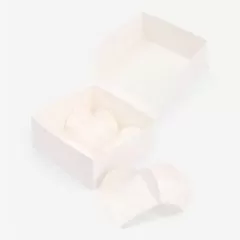 Коробка для 4 моти с пластиковым окном белая 12х12х5,5 см 293097
